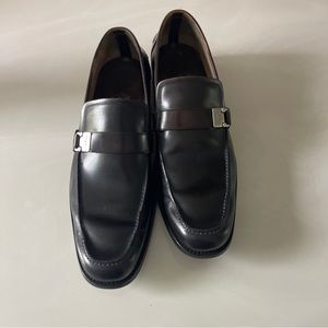 Salvatore Ferragamo men’s shoes size 9 buckle great condition.